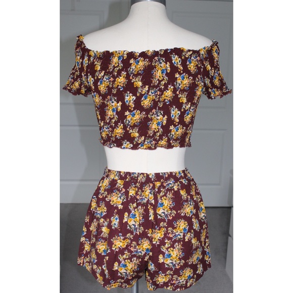 Matching Top and shorts - Picture 2 of 4